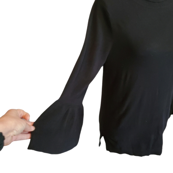 EUC 525 America Bell Sleeve Tulip 3/4 Sleeve Turtleneck Sweater - Picture 3 of 11